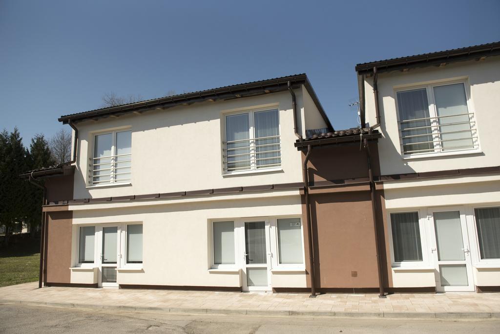 Olla Apartmany Свидник Экстерьер фото