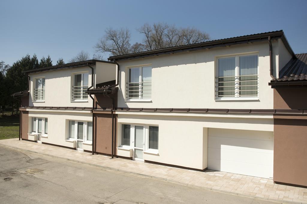 Olla Apartmany Свидник Экстерьер фото